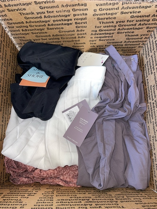 Levi's Tops - Target 23 PIECE RESELL BUNDLE WOMANS SIZE MEDIUM Spring/Summer | NWT